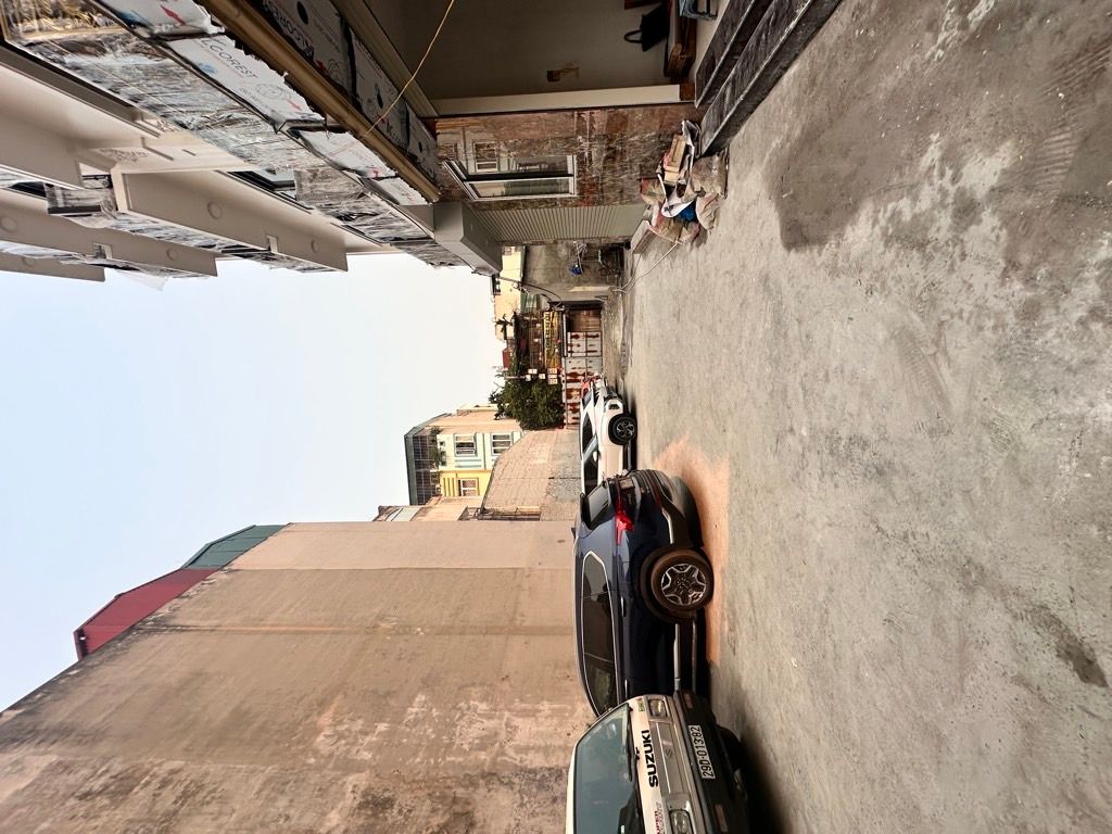 Bán nhà Đông Thiên - diện tích 51.2m2 5 tầng - Ô TÔ NGỦ TRONG NHÀ - giá 15,2 tỷ