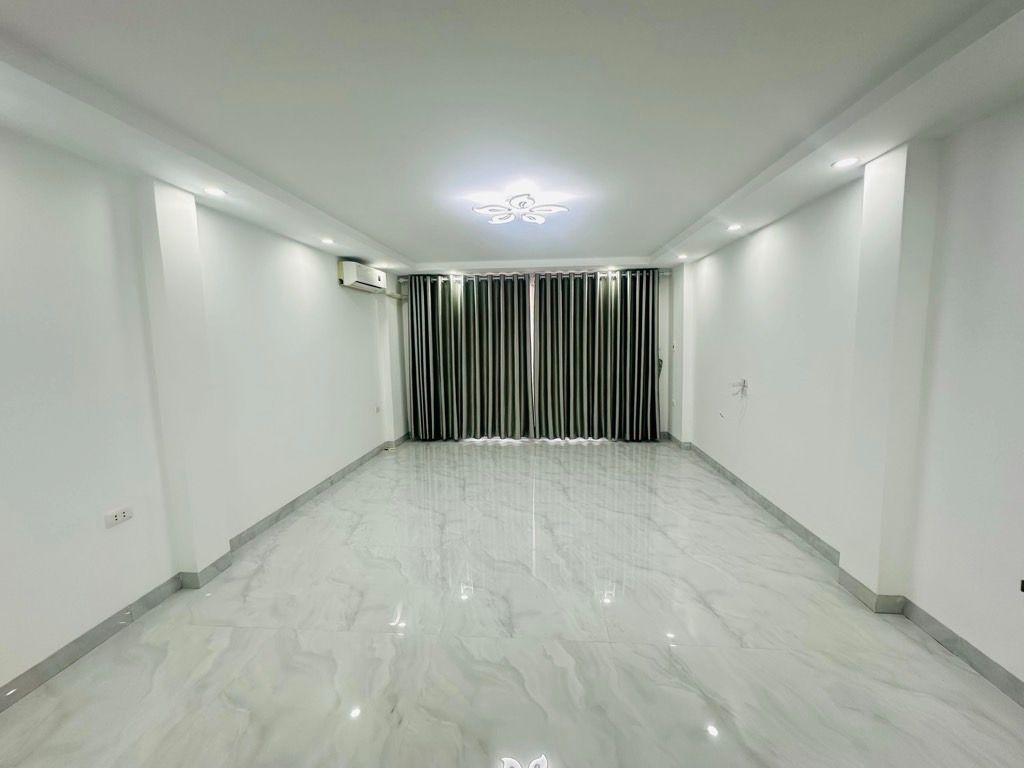 Bán nhà Tam Trinh - diện tích 33,4m2 6 tầng - Nhà đẹp thang máy - giá 12 tỷ