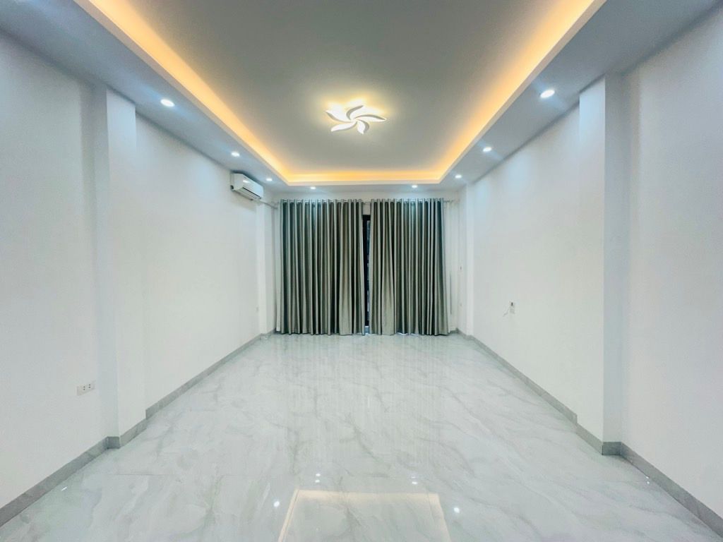 Bán nhà Tam Trinh - diện tích 33,4m2 6 tầng - Nhà đẹp thang máy - giá 12 tỷ