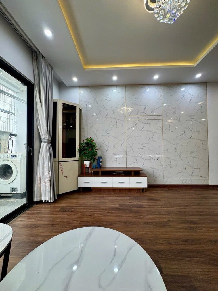 Bán nhà Đại Từ - diện tích 103m2 1 tầng - Căn hộ cao cấp - giá 10 tỷ