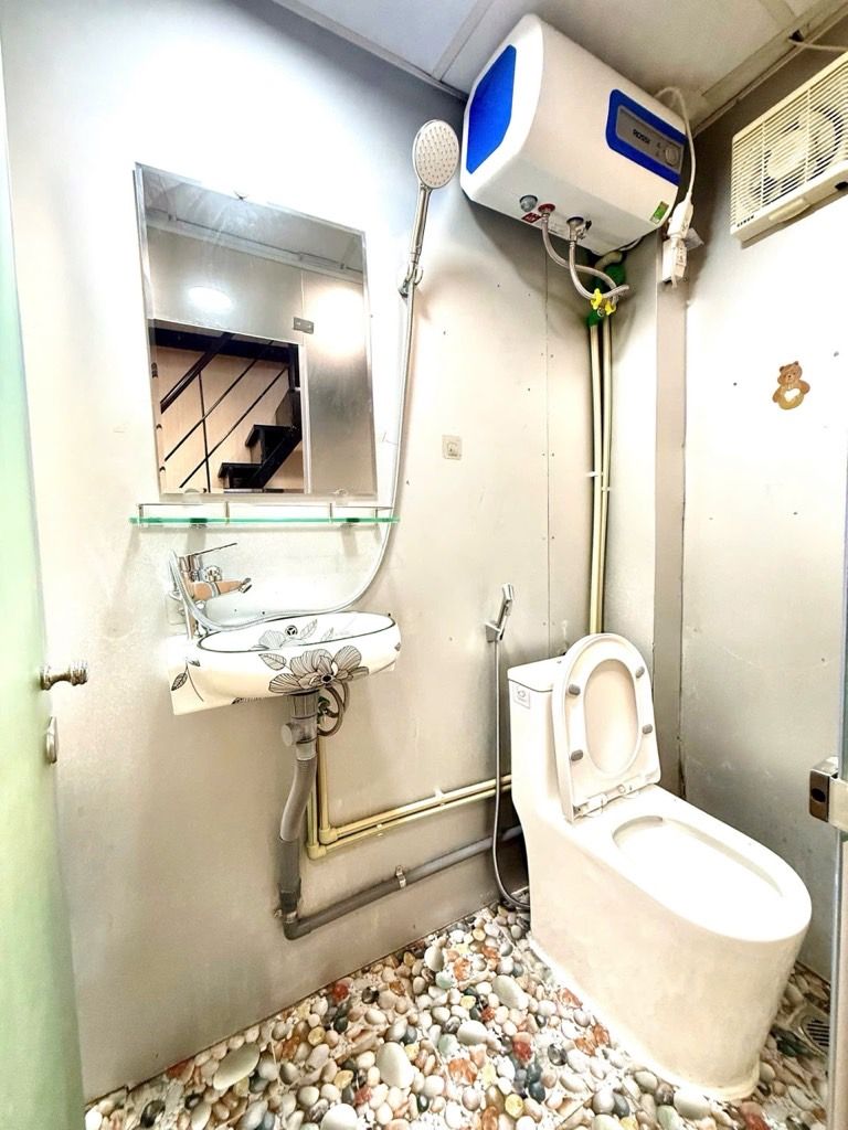 Bán nhà Ngõ Chợ Khâm Thiên - diện tích 11,6m2 5 tầng - Nhà nhỏ nhưng có võ, giá Nhỉnh 3 tỷ