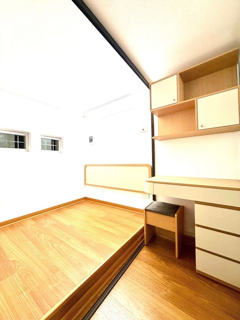 Bán nhà Ngõ Chợ Khâm Thiên - diện tích 11,6m2 5 tầng - Nhà nhỏ nhưng có võ, giá Nhỉnh 3 tỷ