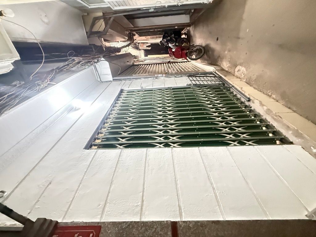 Bán nhà Ngõ Chợ Khâm Thiên - diện tích 11,6m2 5 tầng - Nhà nhỏ nhưng có võ, giá Nhỉnh 3 tỷ