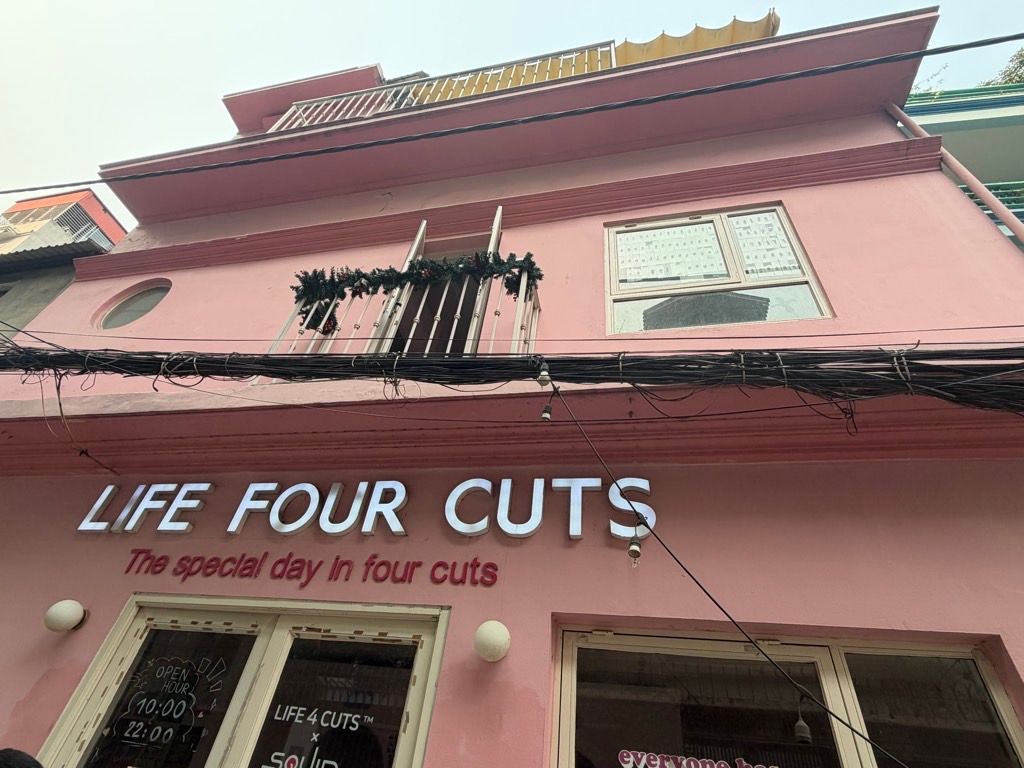 Bán nhà Đặng Văn Ngữ - diện tích 37m2 3 tầng - Mặt ngõ ô tô vào nhà - giá 13,5 tỷ