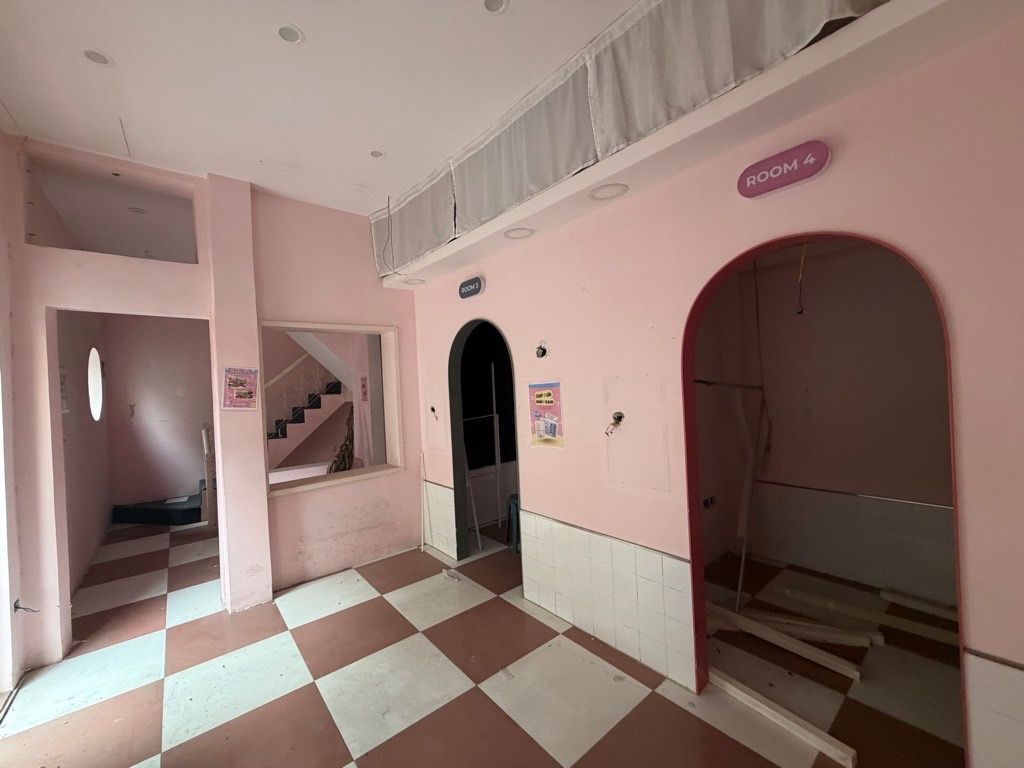 Bán nhà Đặng Văn Ngữ - diện tích 37m2 3 tầng - Mặt ngõ ô tô vào nhà - giá 13,5 tỷ