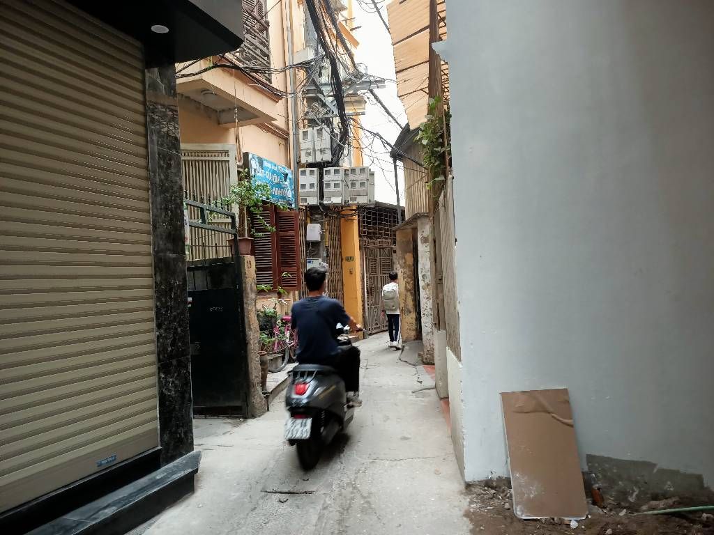 Bán nhà Tân Mai - diện tích 25.7m2 2 tầng - Ngõ 139 Tân Mai thông sang ngõ 22 Nguyễn Đức Cảnh - giá 5,3 tỷ