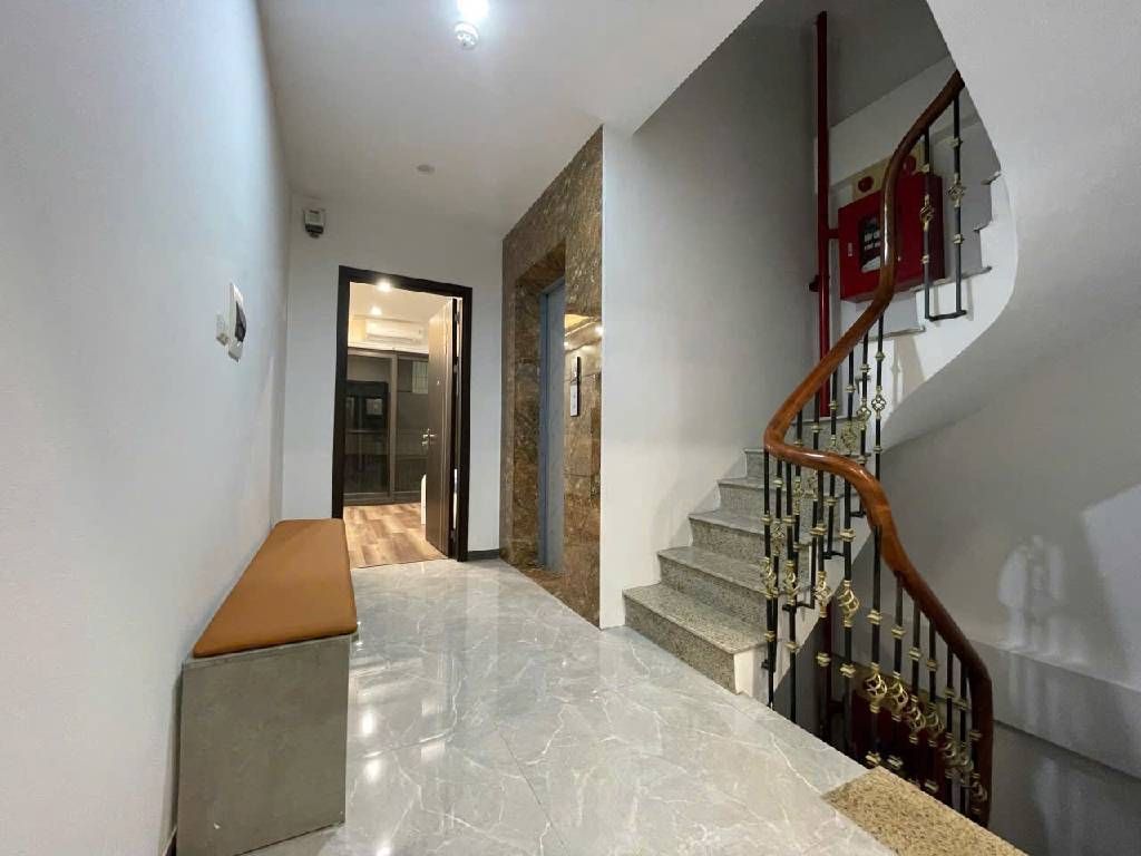 Bán nhà Vương Thừa Vũ - diện tích 77,2m2 8 tầng - Căn hộ dịch vụ 8 tầng - giá 2,8 tỷ