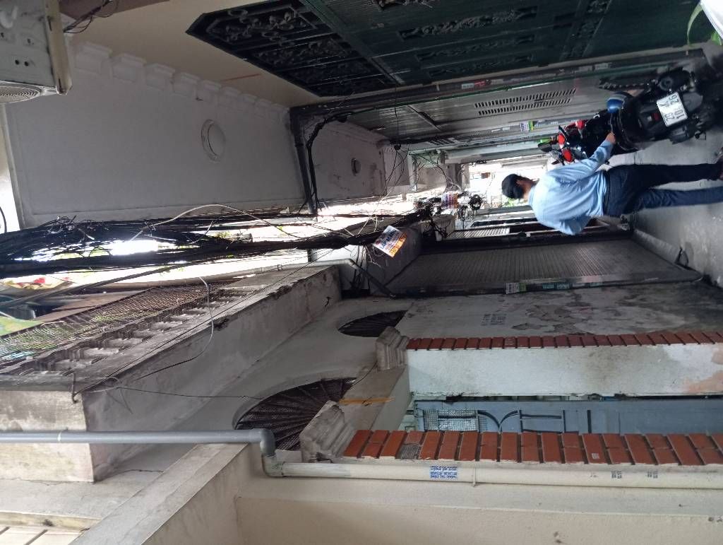 Bán nhà Tân Mai - diện tích 49m2 2 tầng - Nhà dân xây - giá 11,5 tỷ