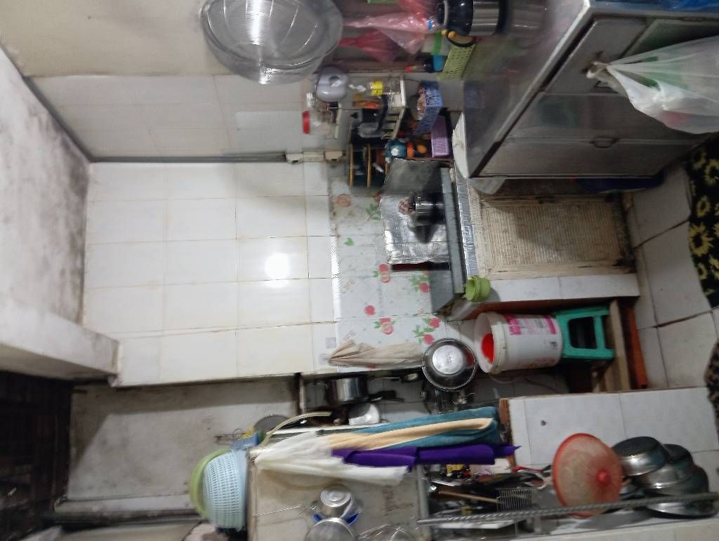 Bán nhà Tân Mai - diện tích 49m2 2 tầng - Nhà dân xây - giá 11,5 tỷ