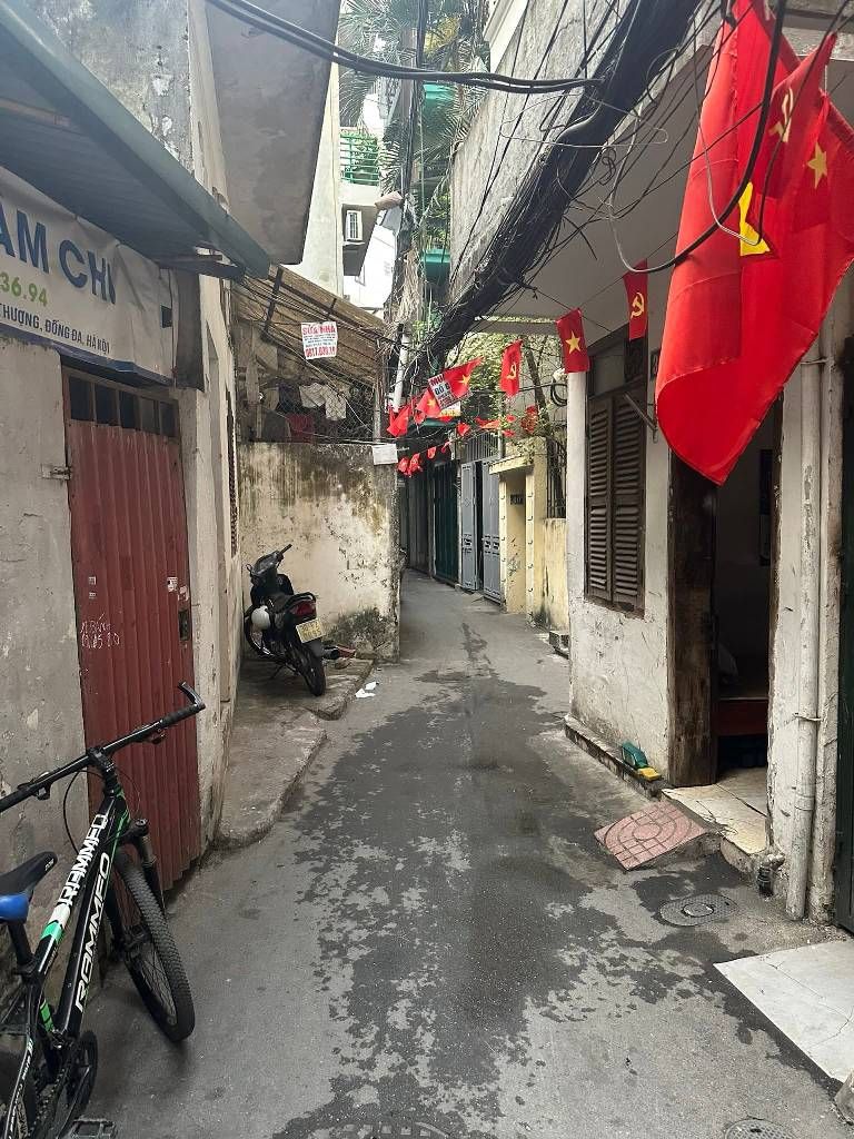 Bán nhà Đường Láng - diện tích 34m2 5 tầng - Nhà dân xây - giá 14,4 tỷ