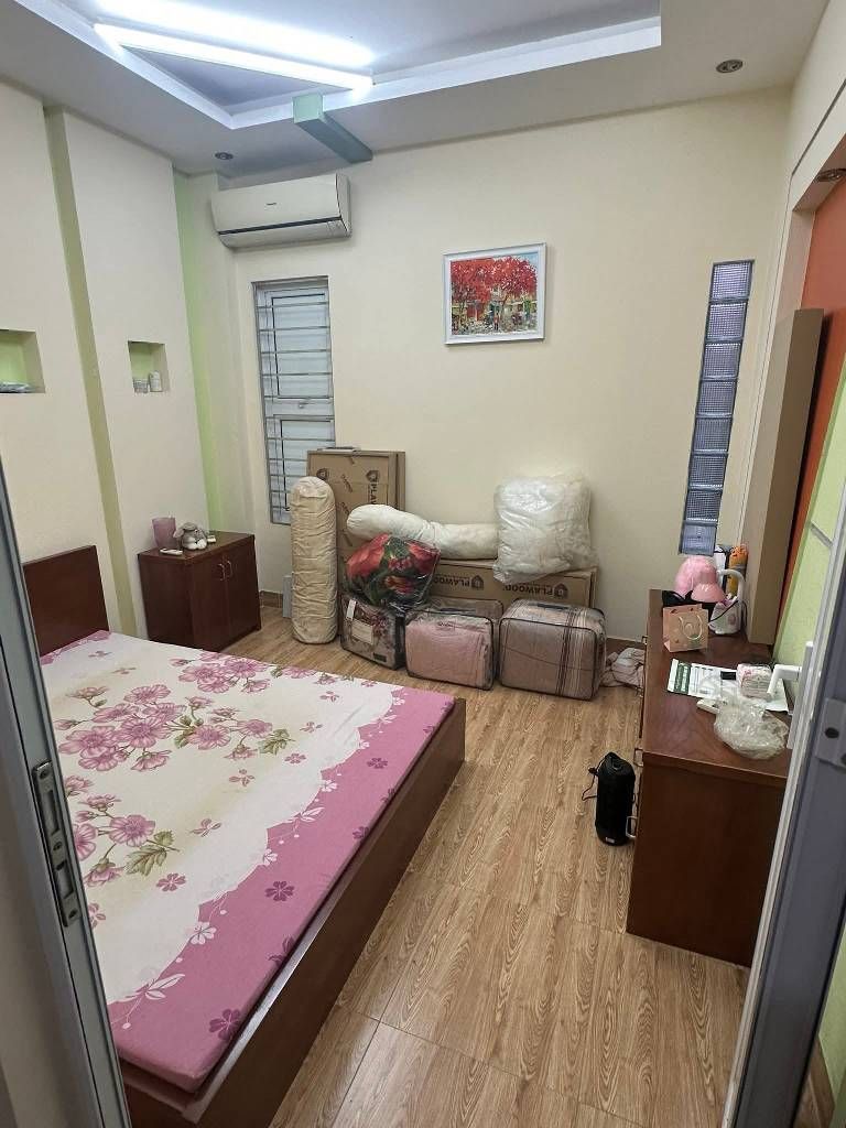 Bán nhà Đường Láng - diện tích 34m2 5 tầng - Nhà dân xây - giá 14,4 tỷ