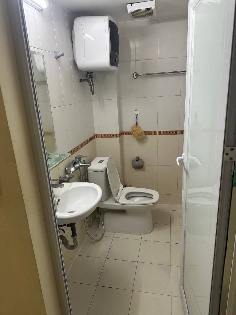 Bán nhà Đường Láng - diện tích 34m2 5 tầng - Nhà dân xây - giá 14,4 tỷ