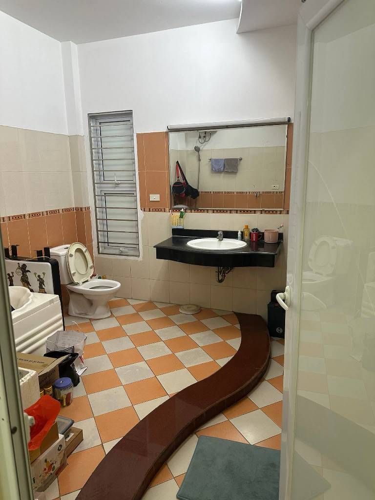 Bán nhà Đường Láng - diện tích 34m2 5 tầng - Nhà dân xây - giá 14,4 tỷ