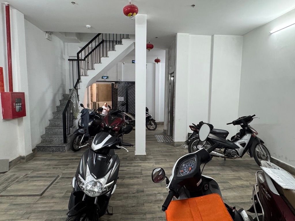 Bán nhà Đê Trần Khát Chân - diện tích 64.3m2 6 tầng - Căn hộ dịch vụ mới tinh - giá 21,5 tỷ