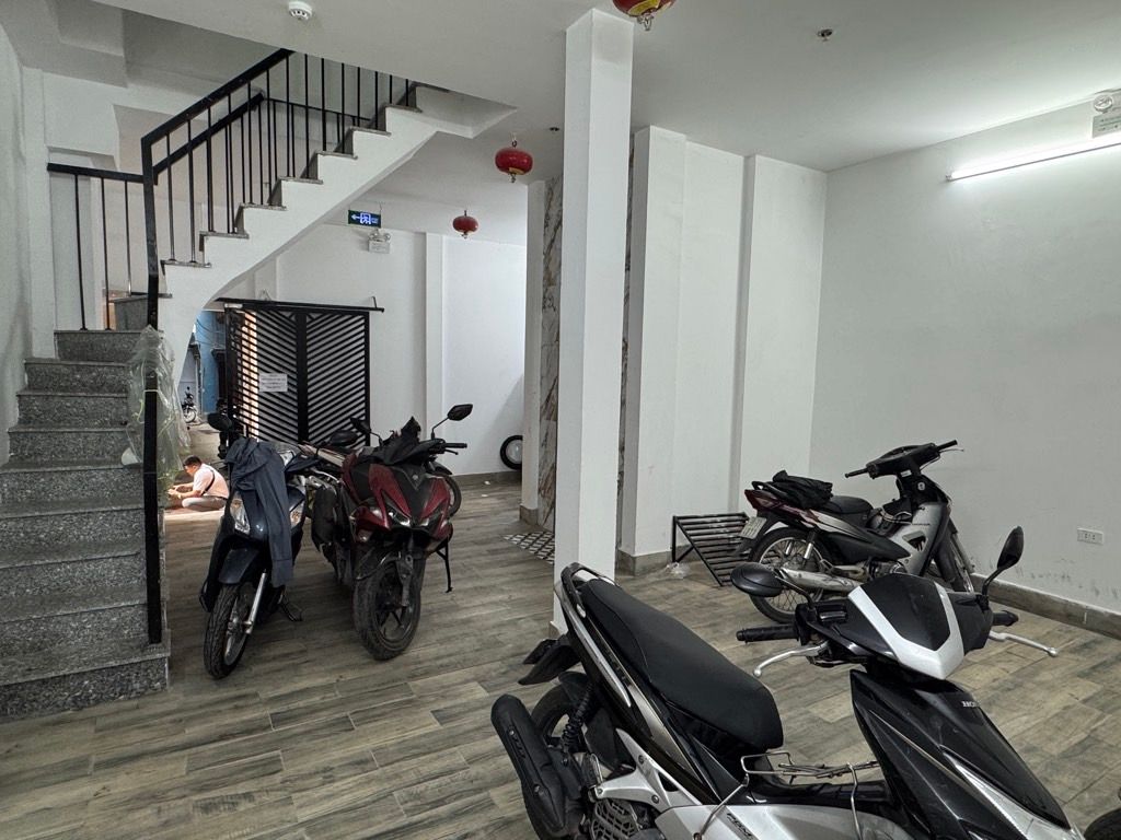 Bán nhà Đê Trần Khát Chân - diện tích 64.3m2 6 tầng - Căn hộ dịch vụ mới tinh - giá 21,5 tỷ