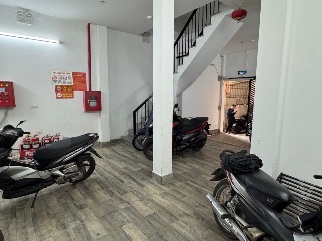 Bán nhà Đê Trần Khát Chân - diện tích 64.3m2 6 tầng - Căn hộ dịch vụ mới tinh - giá 21,5 tỷ