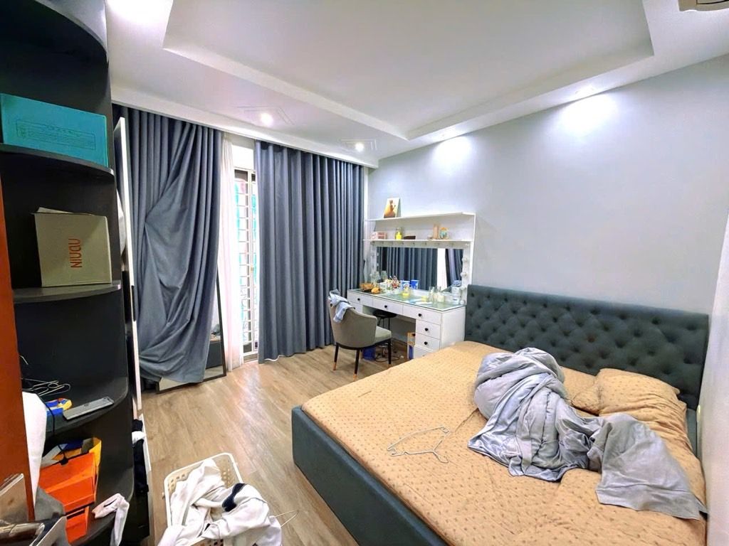 Bán nhà Nguyễn Cao - diện tích 41.7m2 6 tầng - Nhà lô góc 2 thoáng, như mới ở luôn - giá 13,8 tỷ