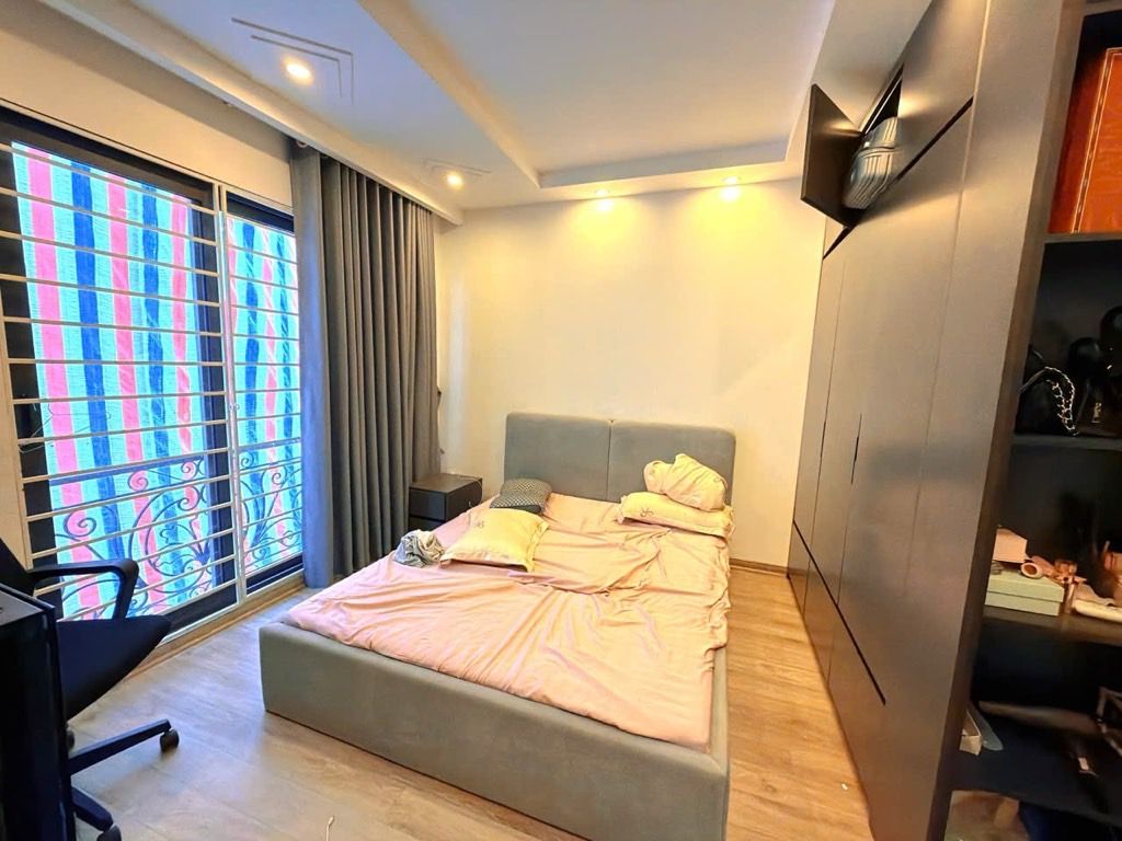 Bán nhà Nguyễn Cao - diện tích 41.7m2 6 tầng - Nhà lô góc 2 thoáng, như mới ở luôn - giá 13,8 tỷ