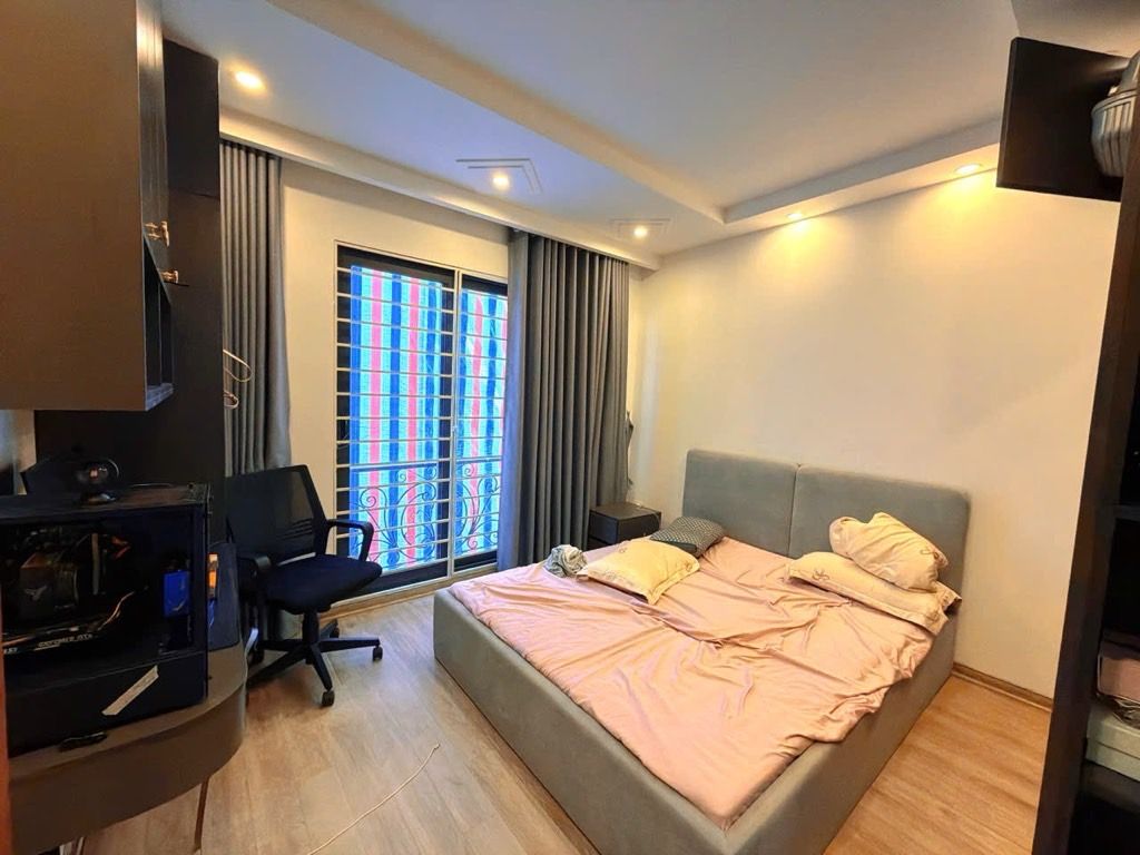 Bán nhà Nguyễn Cao - diện tích 41.7m2 6 tầng - Nhà lô góc 2 thoáng, như mới ở luôn - giá 13,8 tỷ