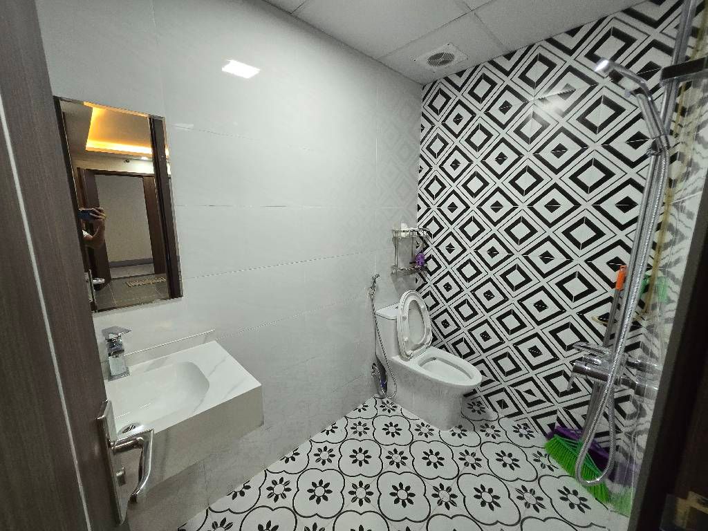 Bán nhà Linh Đàm - diện tích 113m2 2 tầng - Căn hộ đẹp thoáng - giá 7,9 tỷ