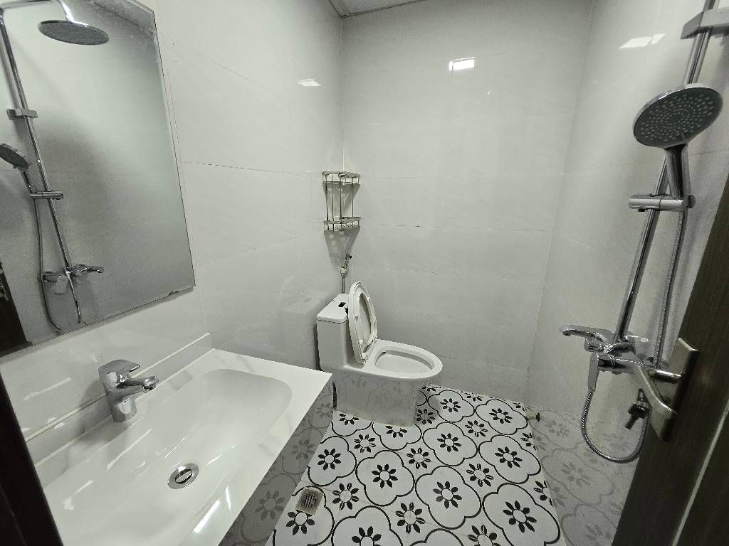 Bán nhà Linh Đàm - diện tích 58m2 2 tầng - Căn hộ đẹp, nội thất long lanh - giá 3,9 tỷ