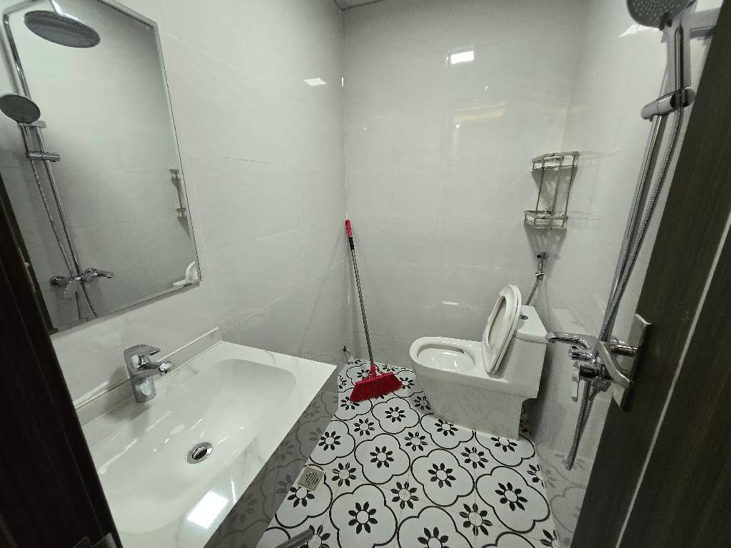 Bán nhà Linh Đàm - diện tích 58m2 2 tầng - Căn hộ đẹp, nội thất long lanh - giá 3,9 tỷ