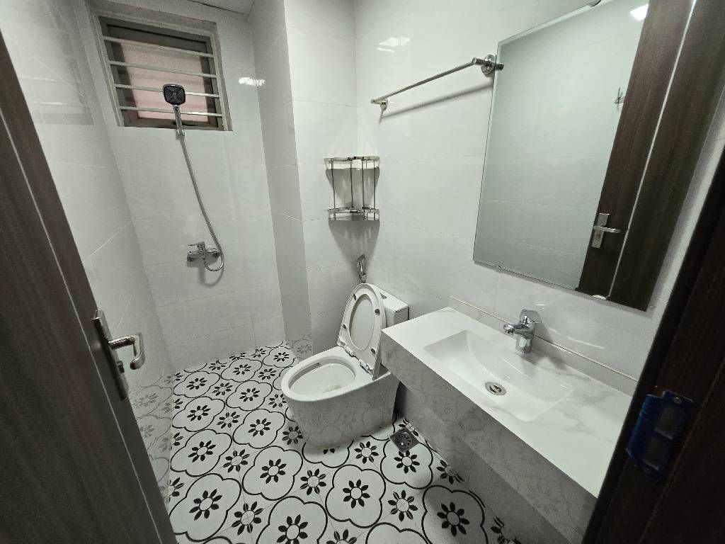 Bán nhà Linh Đàm - diện tích 71m2 2 tầng - Căn hộ đẹp long lanh - giá 4,8 tỷ