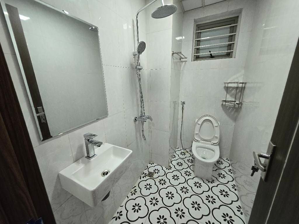 Bán nhà Linh Đàm - diện tích 71m2 2 tầng - Căn hộ đẹp, nội thất long lanh - giá 4,25 tỷ