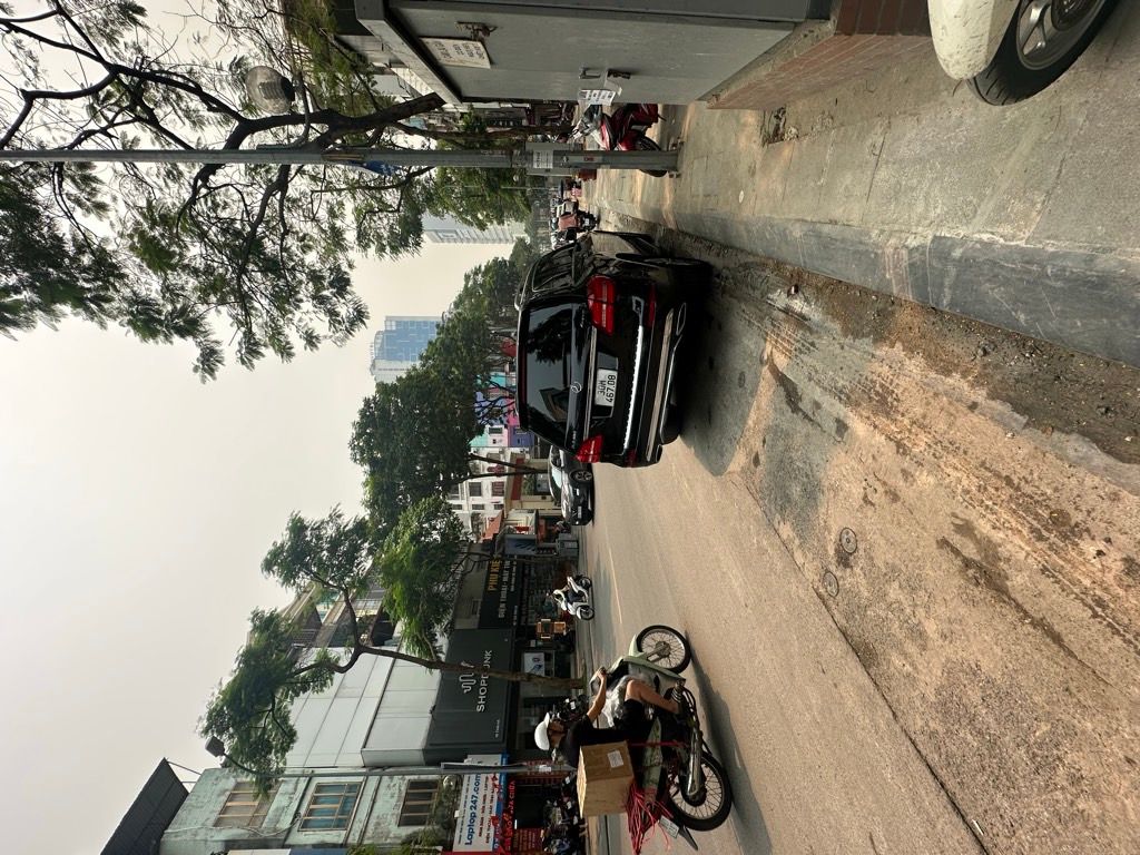 Bán nhà Thái Hà - diện tích 32m2 5 tầng - Siêu phẩm mặt ngõ - giá 10,8 tỷ