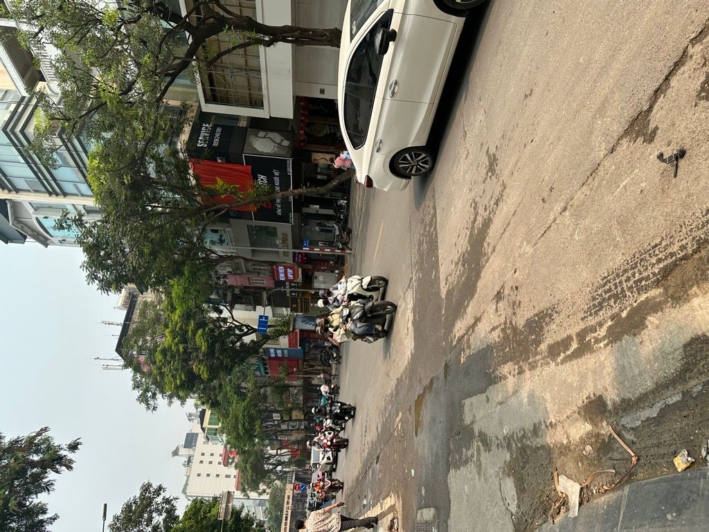 Bán nhà Thái Hà - diện tích 32m2 5 tầng - Siêu phẩm mặt ngõ - giá 10,8 tỷ