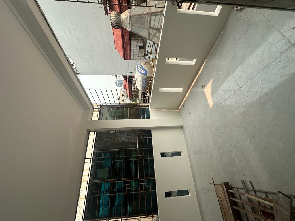 Bán nhà Thái Hà - diện tích 32m2 5 tầng - Siêu phẩm mặt ngõ - giá 10,8 tỷ