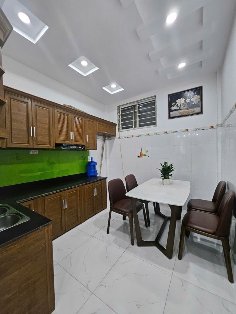 Bán nhà Đại Từ - diện tích 38m2 4 tầng - Nhà đẹp hiếm có - giá 9,3 tỷ