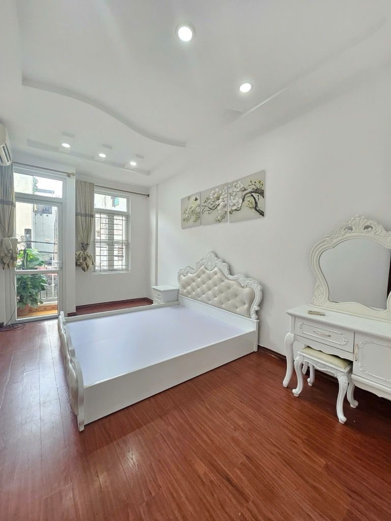 Bán nhà Đại Từ - diện tích 38m2 4 tầng - Nhà đẹp hiếm có - giá 9,3 tỷ