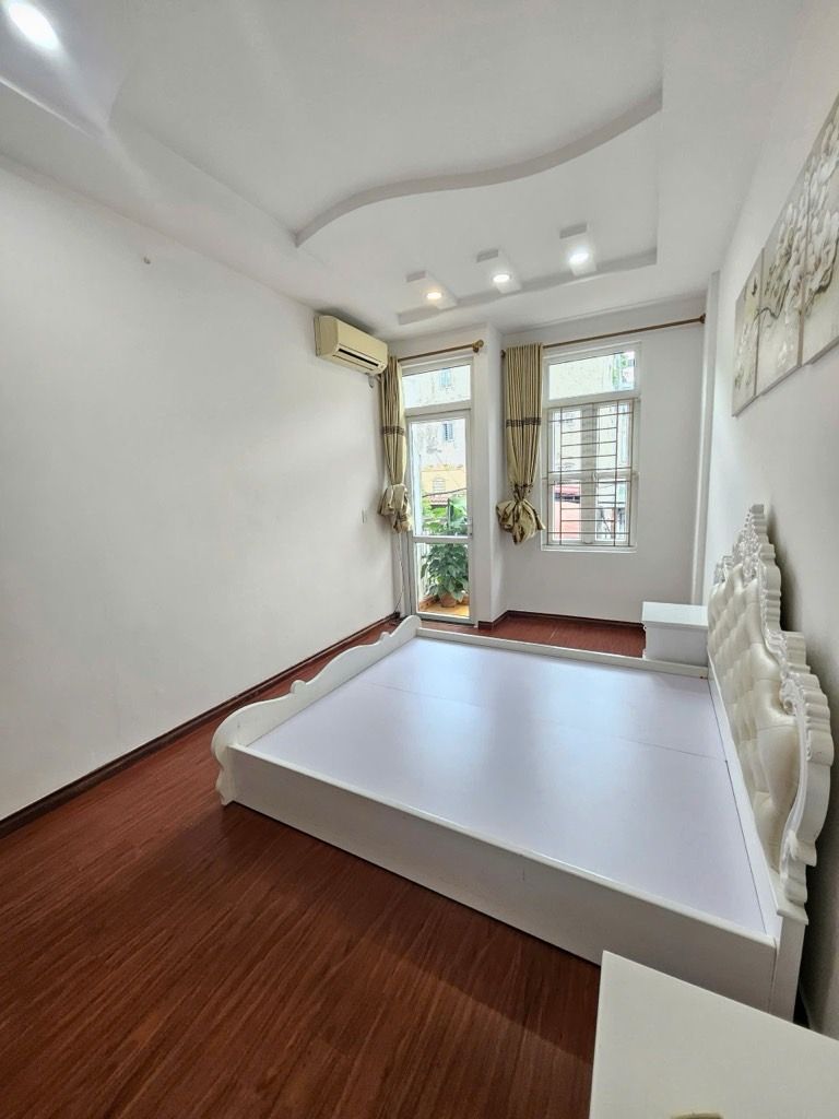 Bán nhà Đại Từ - diện tích 38m2 4 tầng - Nhà đẹp hiếm có - giá 9,3 tỷ