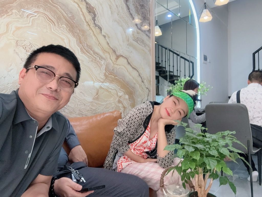 Bán nhà Nguyễn Tuân - diện tích 23m2 5 tầng - Lô góc 2 mặt tiền - giá 11,5 tỷ