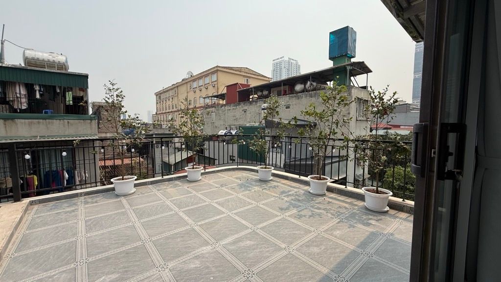 Bán nhà Nguyễn Tuân - diện tích 23m2 5 tầng - Lô góc 2 mặt tiền - giá 11,5 tỷ