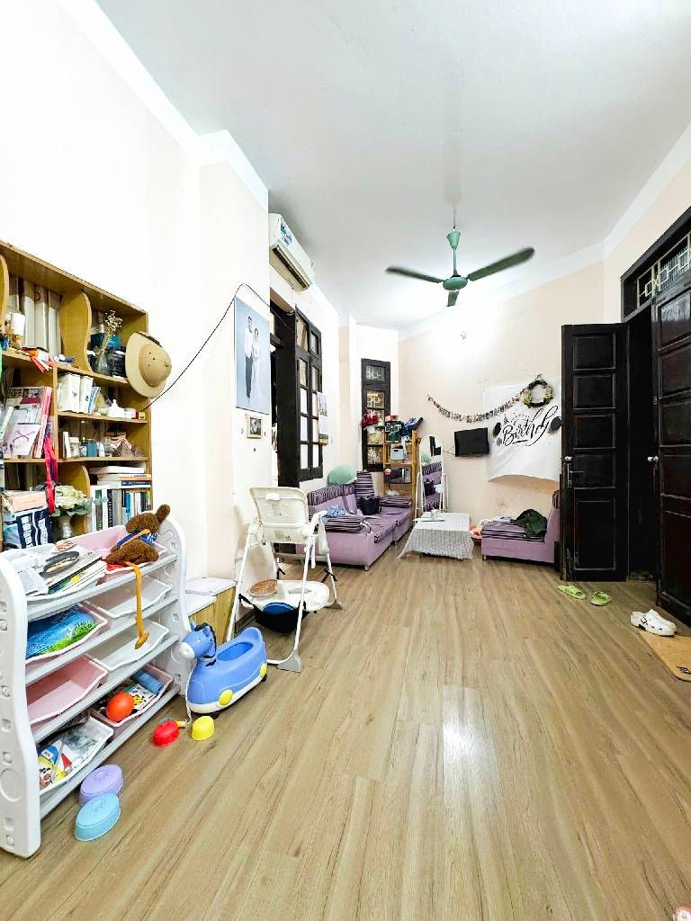 Bán nhà Nguyễn Trãi - diện tích 76.3m2 1 tầng - Ô TÔ TRÁNH - giá 7,2 tỷ