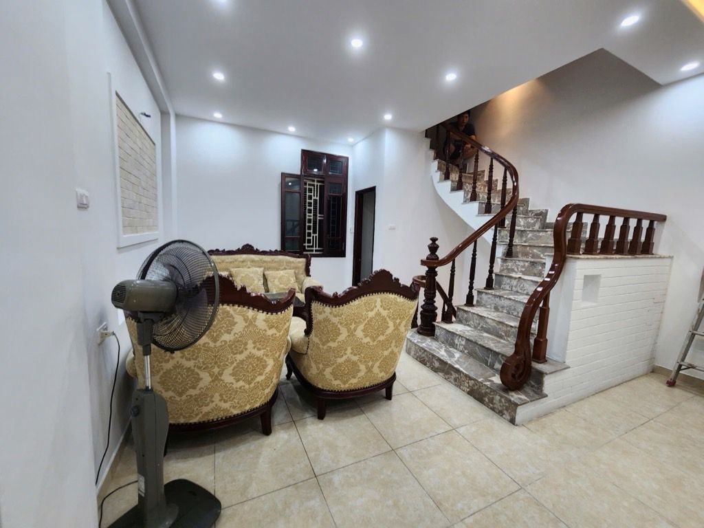 Bán nhà Lương Khánh Thiện - diện tích 44m2 5 tầng - Nhà mới, thiết kế tân cổ điển - giá 15,8 tỷ