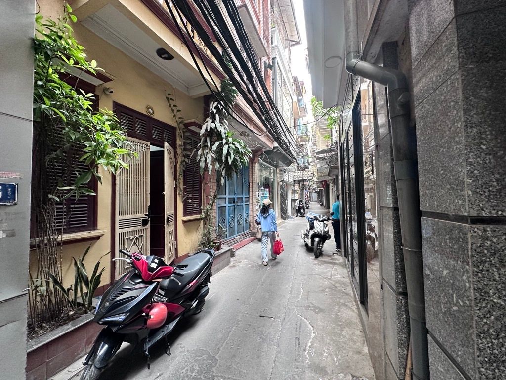 Bán nhà Bạch Đằng - diện tích 41,3m2 4 tầng - Ngõ thông ba gác phóng - giá 9,5 tỷ