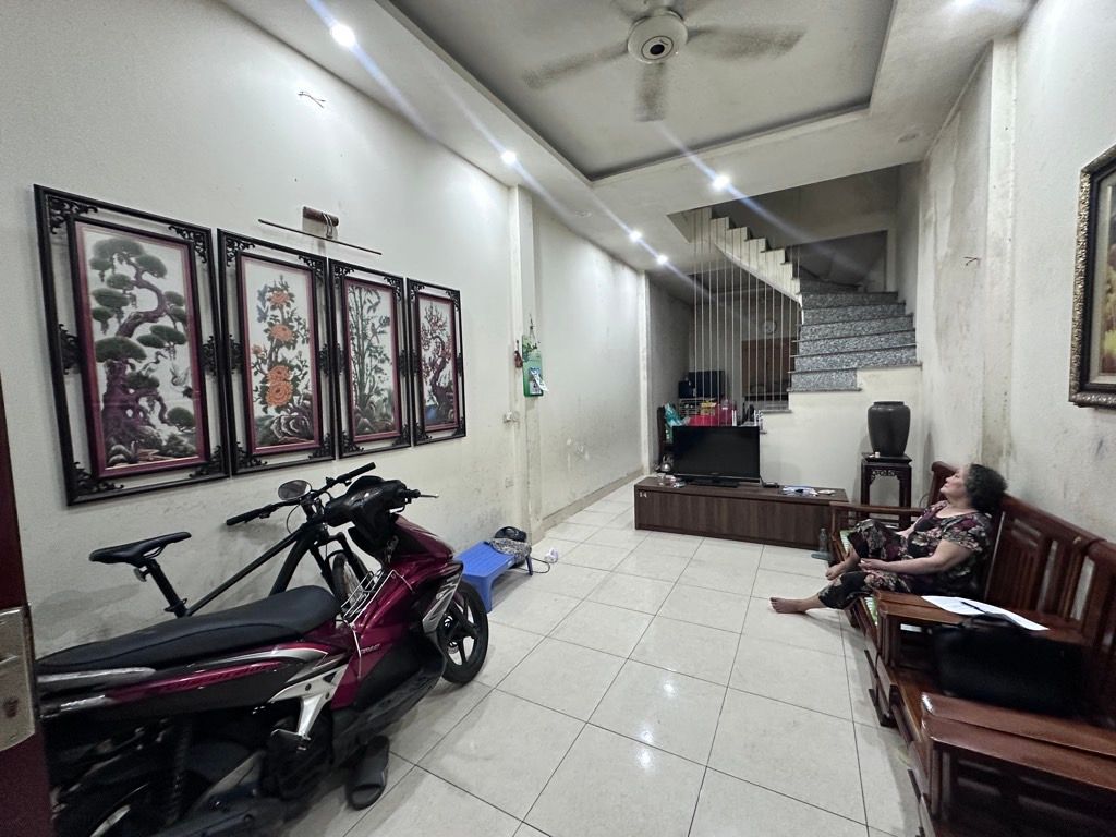 Bán nhà Bạch Đằng - diện tích 41,3m2 4 tầng - Ngõ thông ba gác phóng - giá 9,5 tỷ