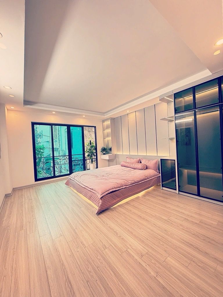 Bán nhà Giải phóng - diện tích 32,3m2 6 tầng - Nhà 6 tầng thang máy, vừa ở vừa kinh doanh đỉnh - giá 8,9 tỷ