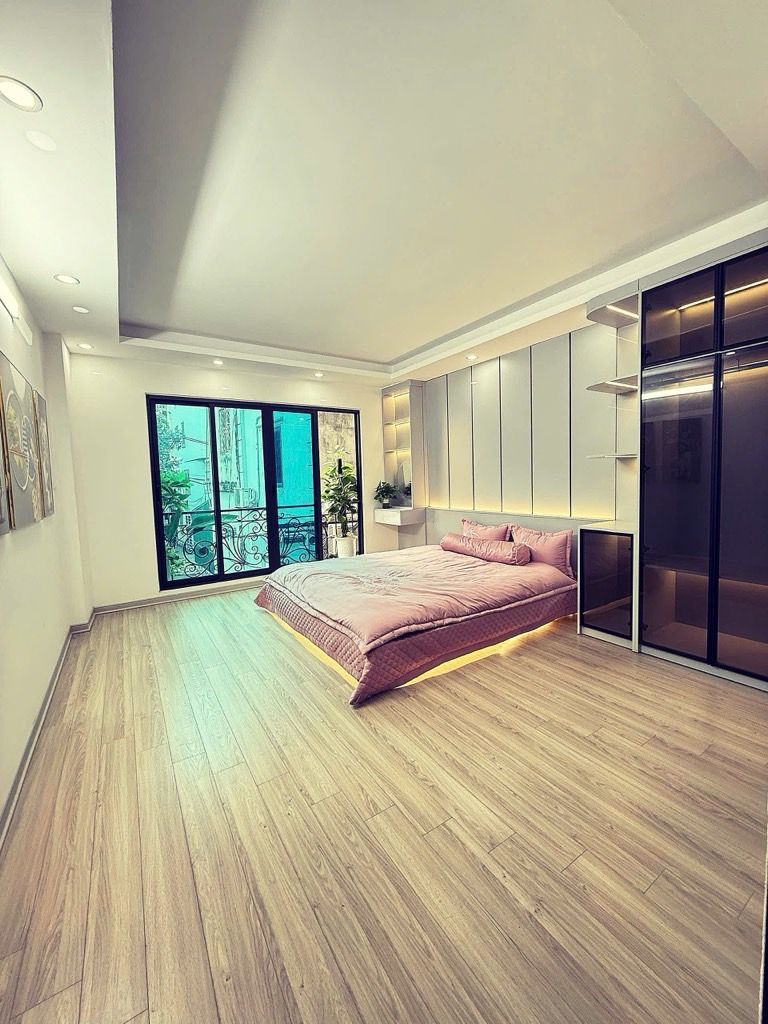 Bán nhà Giải phóng - diện tích 32,3m2 6 tầng - Nhà 6 tầng thang máy, vừa ở vừa kinh doanh đỉnh - giá 8,9 tỷ