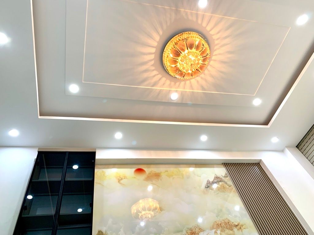 Bán nhà Định Công Thượng - diện tích 38m2 5 tầng - Ô tô đỗ cửa - giá 12,3 tỷ