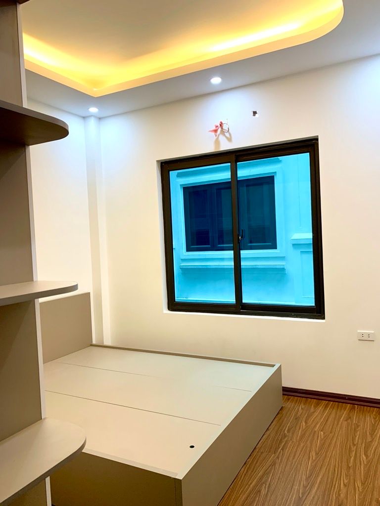 Bán nhà Định Công Thượng - diện tích 38m2 5 tầng - Ô tô đỗ cửa - giá 12,3 tỷ