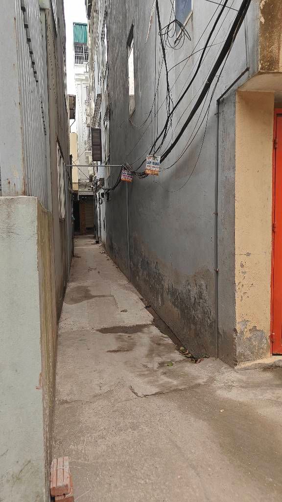 Bán nhà Nguyễn Khoái - diện tích 36.7m2 3 tầng - VÀI BƯỚC RA Ô TÔ - giá 7,8 tỷ