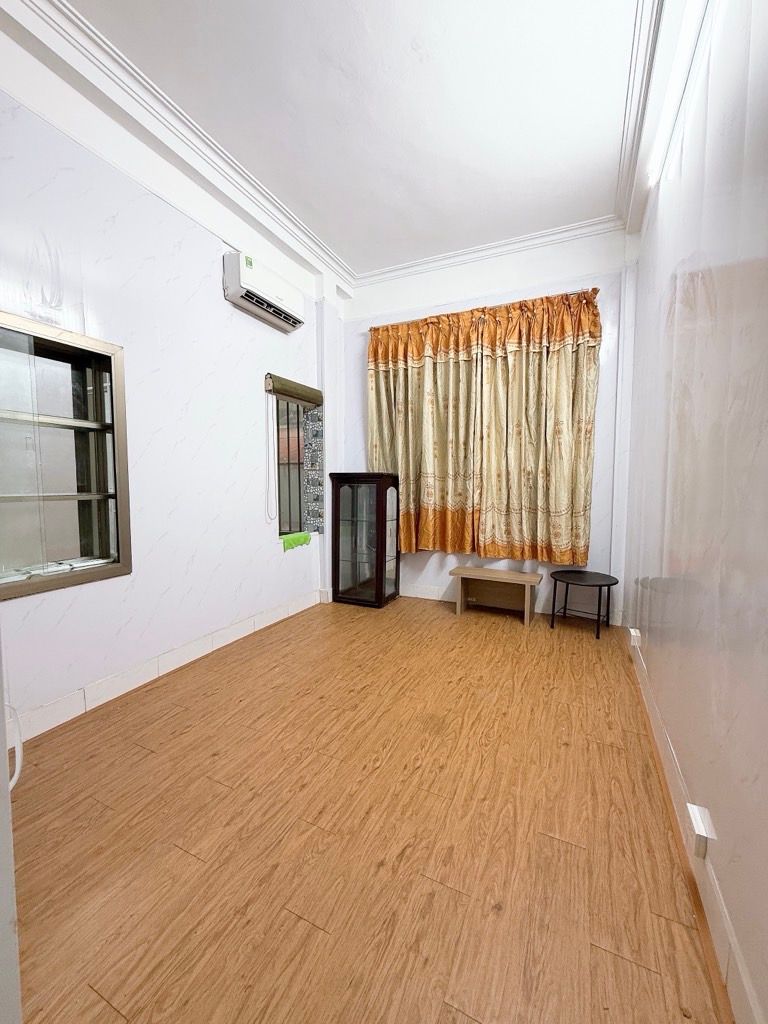 Bán nhà Kim Ngưu - diện tích 14m2 3 tầng - Nhà ngay cổng chợ kinh doanh - giá 1,75 tỷ