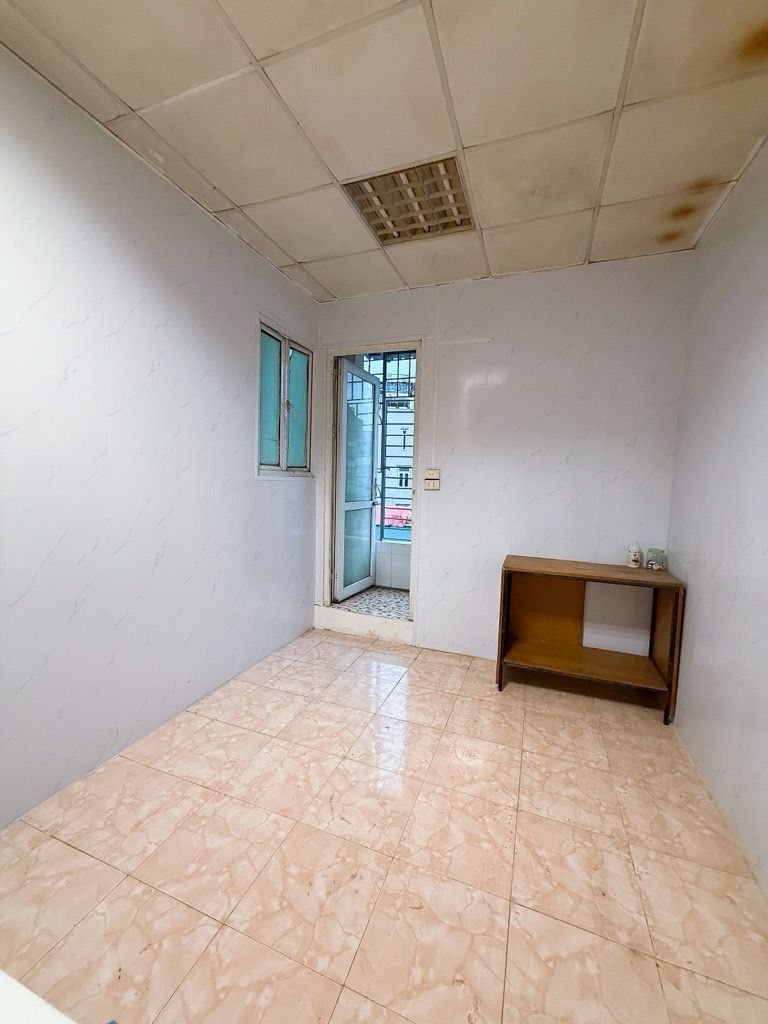 Bán nhà Kim Ngưu - diện tích 14m2 3 tầng - Nhà ngay cổng chợ kinh doanh - giá 1,75 tỷ