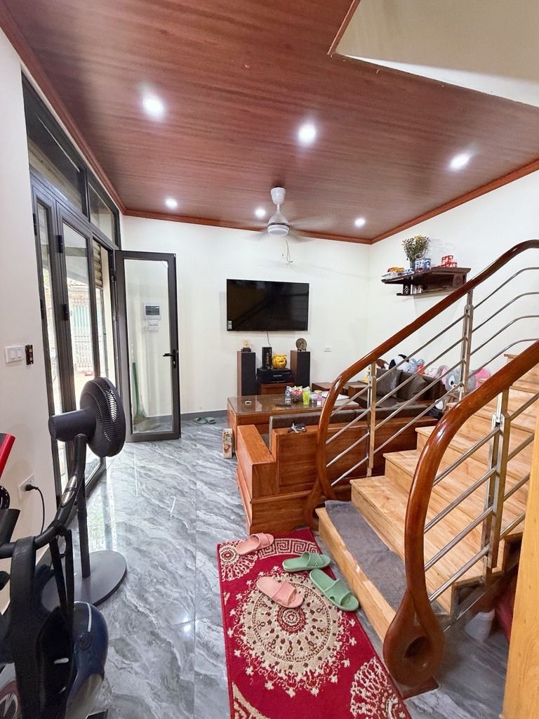 Bán nhà Ngõ Hạnh Phúc - diện tích 36m2 2 tầng - gần hồ Đền Lừ - giá 3,1 tỷ