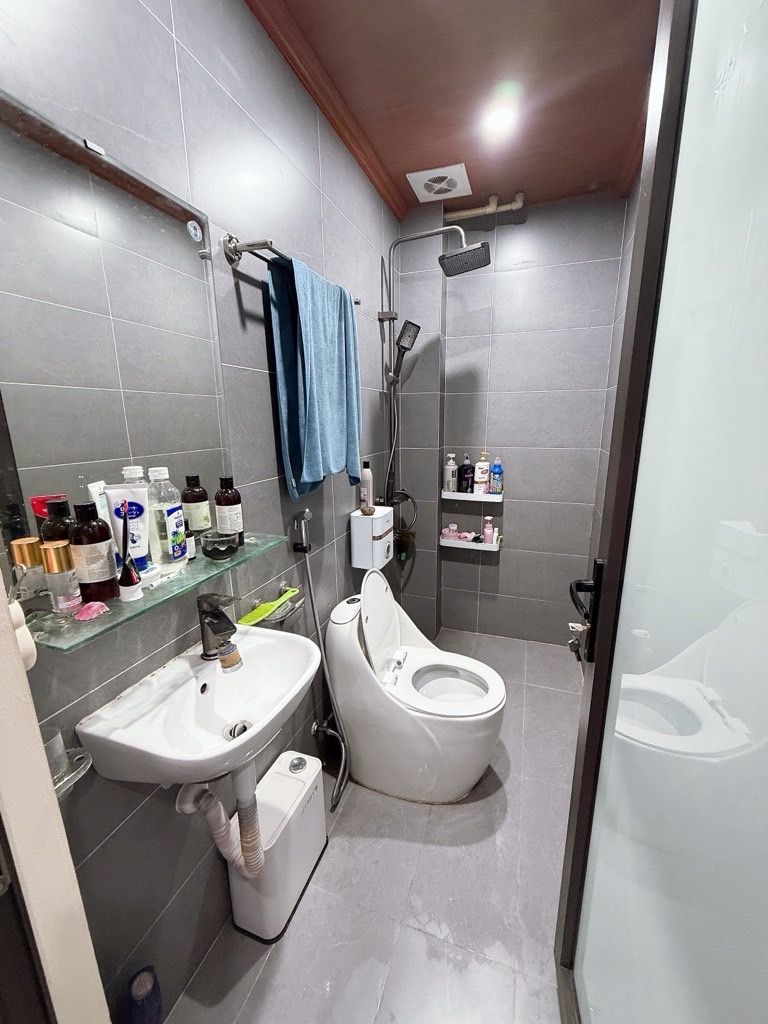 Bán nhà Ngõ Hạnh Phúc - diện tích 36m2 2 tầng - gần hồ Đền Lừ - giá 3,1 tỷ