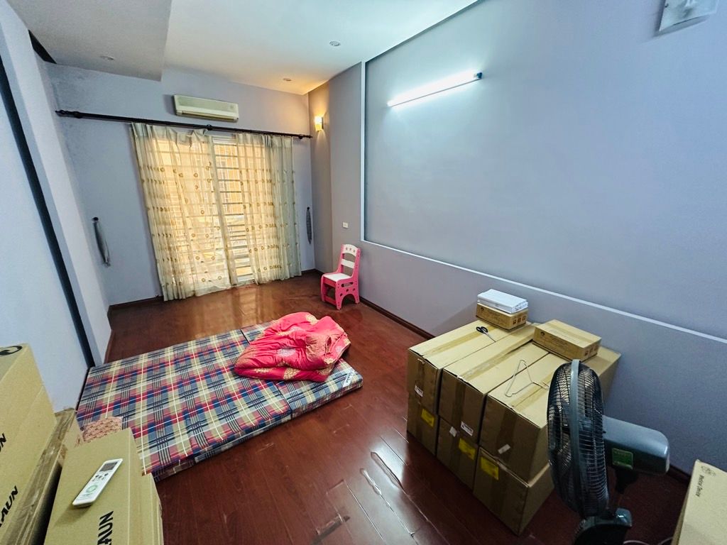 Bán nhà Phương Mai - diện tích 32,1m2 5 tầng - ô tô thông - giá 16,9 tỷ